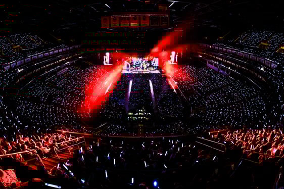 70628f103aee40e987bffd9192d90a4d-1